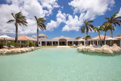Image de French Caribbean Style villa with 4 of the 5 bedrooms face the ocean.