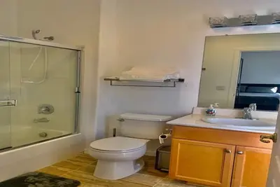 Image de Lovely Renovated Private Studio