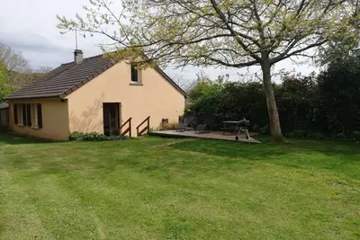 Image de Charmante Maison avec Jardin Clos, Terrasse et Cheminée près de la Plage