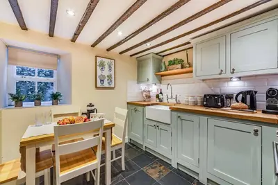 Image de Dog friendly holiday cottage in the Cotswolds with a tranquil garden - Blenheim Cottage