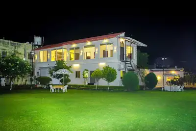 Image de Sunset Square @ Family Vacay