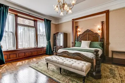 Image de Grand Historic Retreat | 3br Suite | Modern Comfort & Classic Charm