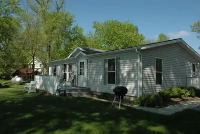 Image de Cottage 4 on Beautiful Fox Lake!