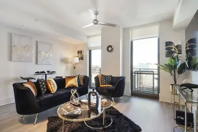 Image de The Golden Cityscape Retreat