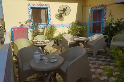 Image de flat with a roof top, open view at the pyramids