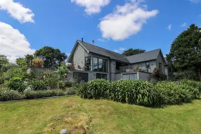 Image de Wood Meadow, pet friendly, with open fire in Helford