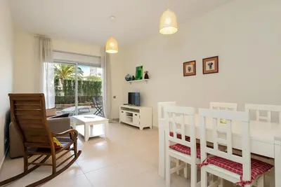 Appartement au rez-de-chaussée avec terrasse idéal familles