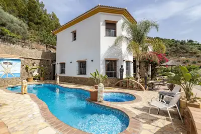 Image de Maison de vacances 'Finca Arrijana' avec vue sur les montagnes, Wi-Fi et climatisation