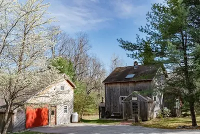 Image de Post n beam house on the Saco river!