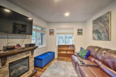 Image de First-Floor Wintergreen Resort Condo w/ Balcony