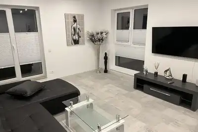 Stunning 3-Room Penthouse lakeviw with Rooftop Terrace W10+W11