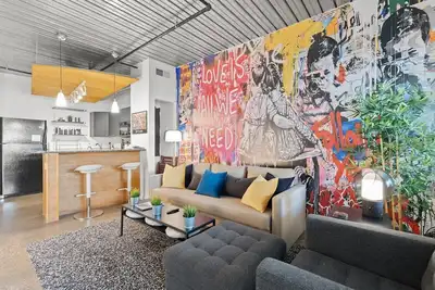 Image de Graffiti Art Haus - Walk to Central Bank Arena