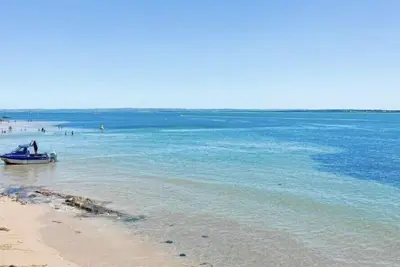 Image de Seaford - Seabreeze; Beautiful Beachfront, 2-Bedroom Apartment - WiFi, Netflix.