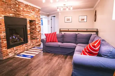 Image de Spacious basement with brand new kitchen