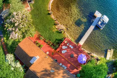 Image de Spectacular waterfront cottage on the most beautiful lake in Ct's 'Quiet Corner'