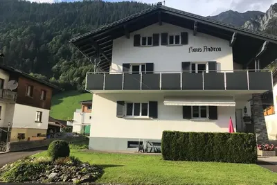 Image de Appartement avec terrasse entouré de montagnes