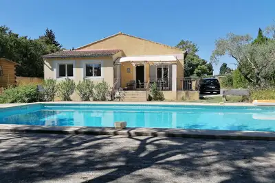Image de Maison provençale avec piscine située au cœur du Comtat Venaissin à Velleron