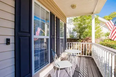 Image de Central, Wonderful Porch & Yard! Hazel Hideaway