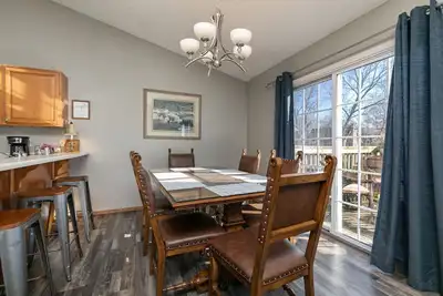 Image de Great Location for Work & Play, King Master Suite