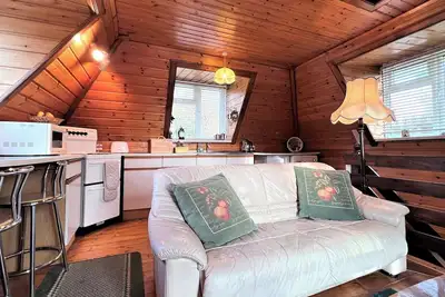 Image de A delightful upside down cottage with a balcony to make the most of the views over Portree Bay.