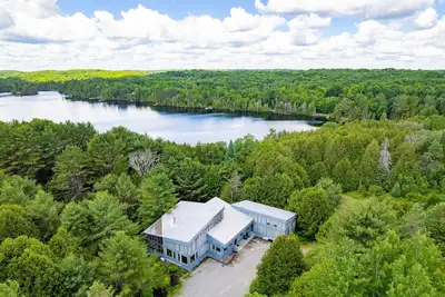 Image de Blue Chalet located at Talan lake on 7 acer of forest and land with Private dock