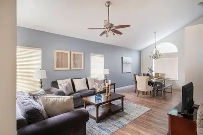 Image de Cozy home minutes to wineries and Russian River