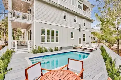 Image de Steps to Seacrest Restaurants, Shops, & More! Private Pool & Bikes!