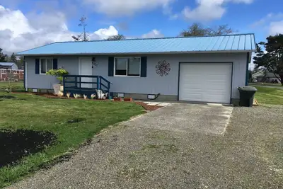 Image de Over the river and to the beach