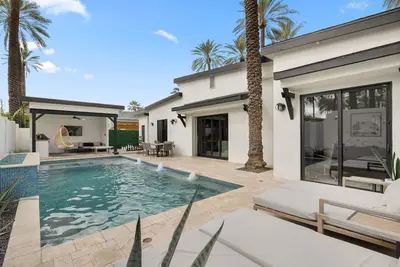 Image de Stylish Paradise – Heated Pool, Spa, Near Old Town