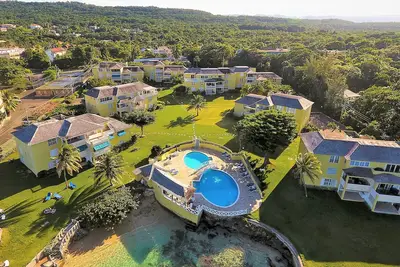 Image de Beach front Apt Tower Isle Jamaica sleeps up to 6 with private beach, pool, WiFi