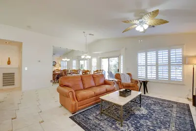 Gilbert Home w/ Yard, Golf Course On-Site