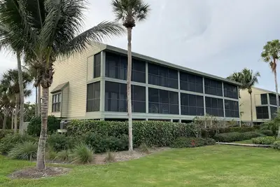 Image de Waterfront condo located in the waterfront paradise of Bokeelia