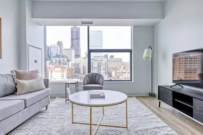 Image de Dreamy West Loop 2br w/ Gym & Pool in heart of Greektown, by Blueground
