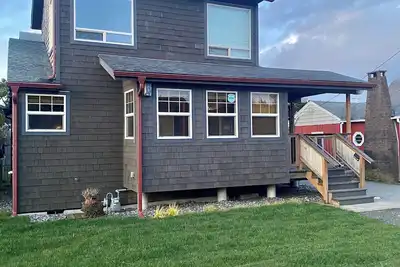 Image de Beautiful Family Home, Less than one Block to the Beach
