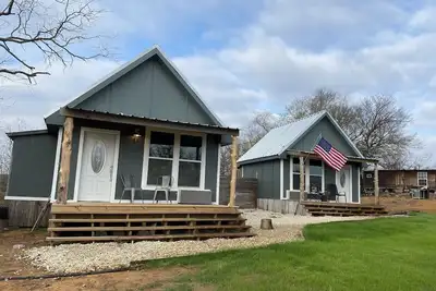 Image de #2 Another LiL' Shack ⚜ Whitney | Same Day Bookings as