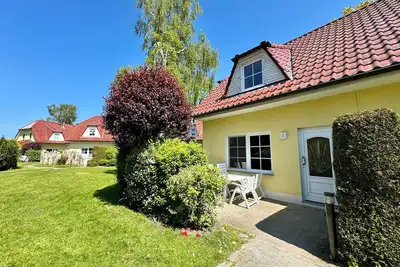 Image de House Vier-Jahreszeiten - Top Location in Zingst - 50 m to the beach - for 6 persons