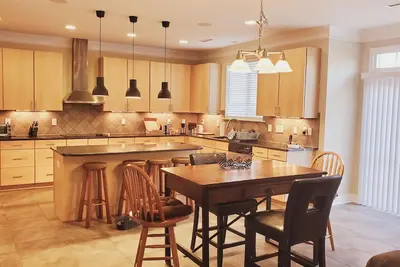 Image de Spacious Luxury 4/5br 3ba, Chef Kitchen, Close to BrierCreek, Rdu Airport, Duke