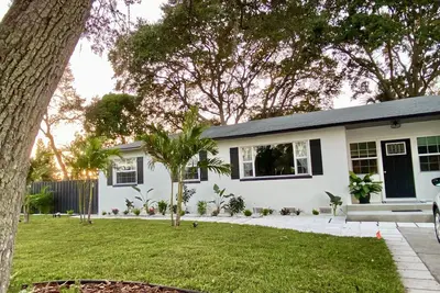 Image de New! Dunedin1-Block to Waterfront & Pinellas Trail, Walk Downtown