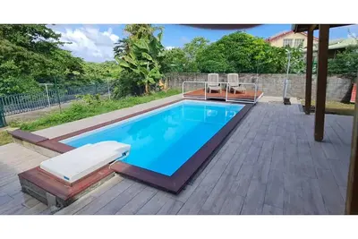 Image de Maison Avec Piscine