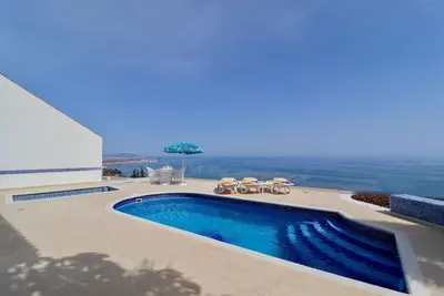 Image de Villa Tango avec Wi-Fi, piscine, jardin & bain à remous