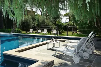 Image de Appartement au bord du lac « Al Segnavento Roccafredda » avec piscine, Wi-Fi et jardin