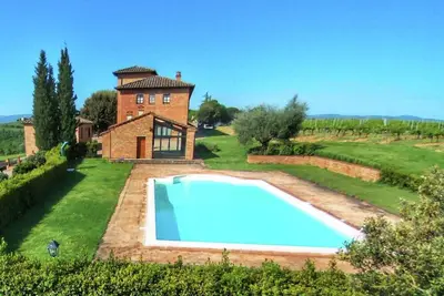Image de Ferme avec piscine א Montepulciano