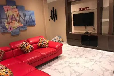 Image de 2 Bedroom Luxury Apartment 10 minutes away from the Airport