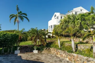 Image de Turtle beach White House (1) The Main house