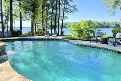 Image de Lakefront Home on Lake Oconee with Salt Water Pool and Hot Tub
