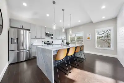 Image de New Luxury Family Friendly Home Centrally located