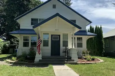 Image de Great Location, relax by Sandpoint City Beach Park or shop downtown