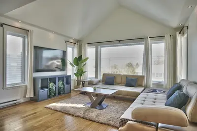 Image de Dynamite 2-Bedroom House WiFi Garage Sleeps 6