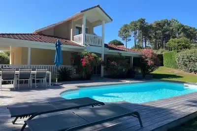 Image de Villa 3 chambres piscine privée chauffée vue trou 6 golf de la Mejanne