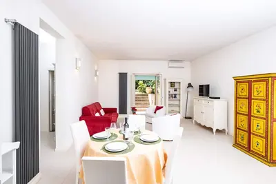 Vatican Quiet Apartment with Garden & Parking